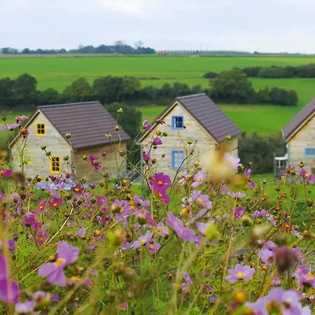 Le Domaine Du Val, Grand-laviers, Wooden House For 6 Pers Holiday home Grand-Laviers
